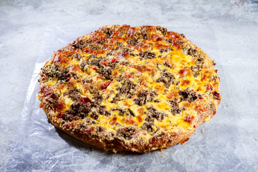 بيتزا مفروم وسط